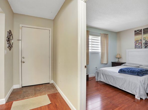 7451 NW 16th Street 303, Plantation FL 33313