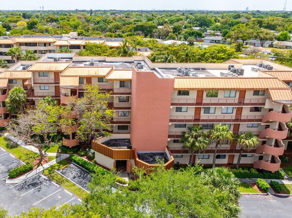 7451 NW 16th Street 303, Plantation FL 33313