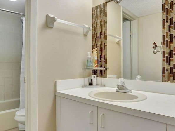 7451 NW 16th Street 303, Plantation FL 33313