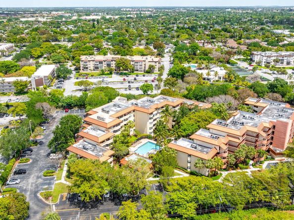 7451 NW 16th Street 303, Plantation FL 33313