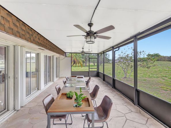 5500 Mulberry Dr, Tamarac FL 33319