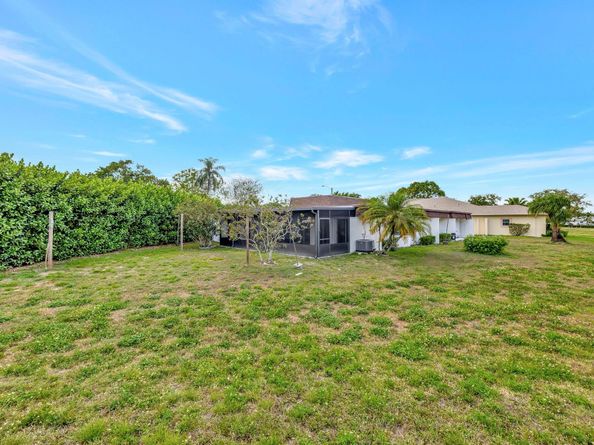5500 Mulberry Dr, Tamarac FL 33319
