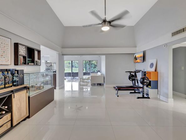 5500 Mulberry Dr, Tamarac FL 33319