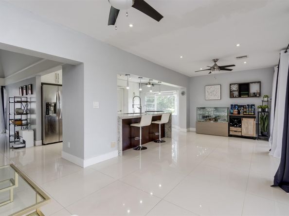 5500 Mulberry Dr, Tamarac FL 33319