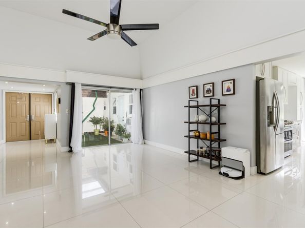 5500 Mulberry Dr, Tamarac FL 33319