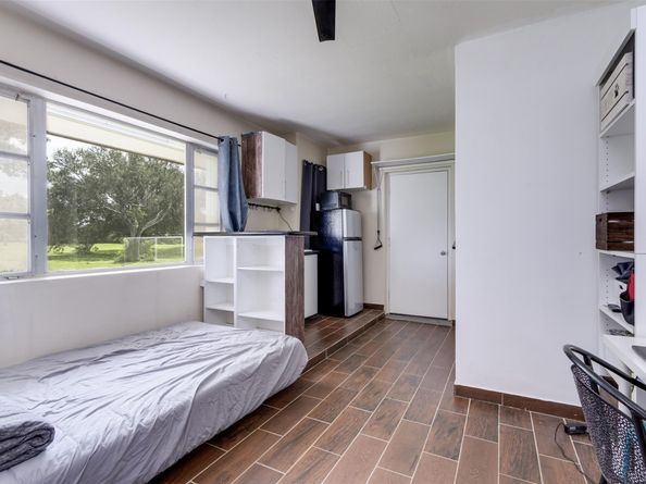 5500 Mulberry Dr, Tamarac FL 33319