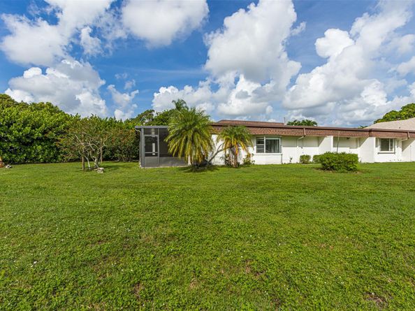 5500 Mulberry Dr, Tamarac FL 33319