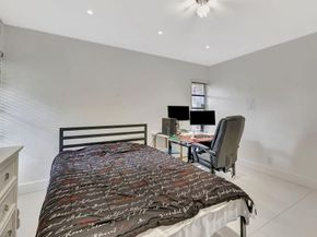 5500 Mulberry Dr, Tamarac FL 33319