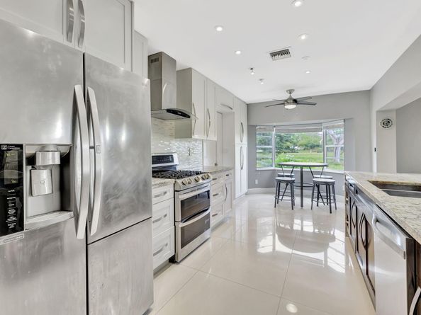 5500 Mulberry Dr, Tamarac FL 33319