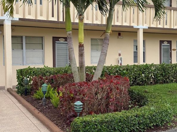 1046 Wolverton C, Boca Raton FL 33434