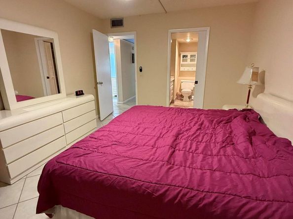 1046 Wolverton C, Boca Raton FL 33434