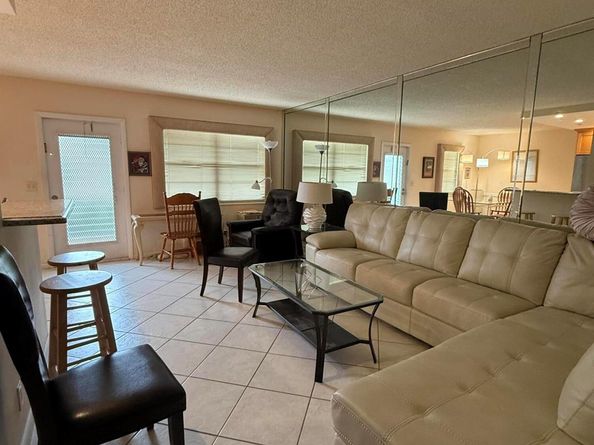 1046 Wolverton C, Boca Raton FL 33434