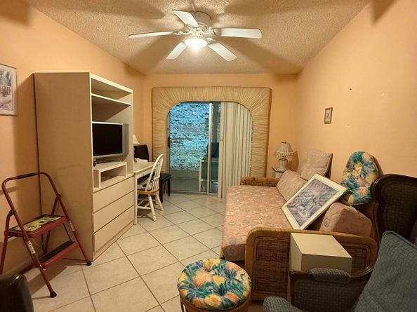 1046 Wolverton C, Boca Raton FL 33434