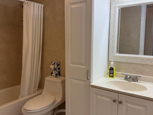 1046 Wolverton C, Boca Raton FL 33434