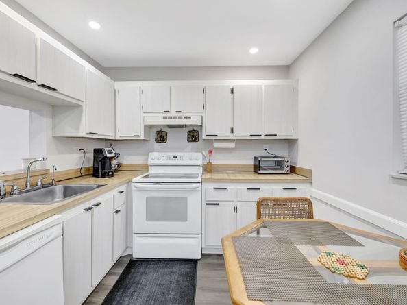 2800 Somerset Drive 218j, Lauderdale Lakes FL 33311