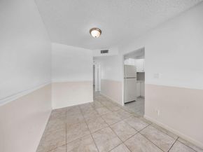 9101 Sunrise Lakes Blvd 216, Sunrise FL 33322