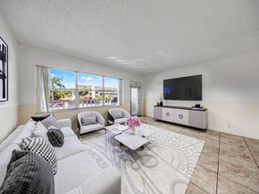 9101 Sunrise Lakes Blvd 216, Sunrise FL 33322