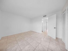 9101 Sunrise Lakes Blvd 216, Sunrise FL 33322