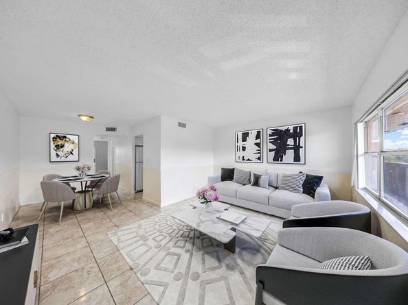 9101 Sunrise Lakes Blvd 216, Sunrise FL 33322