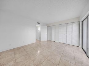 9101 Sunrise Lakes Blvd 216, Sunrise FL 33322