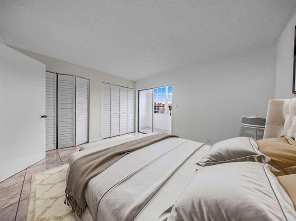 9101 Sunrise Lakes Blvd 216, Sunrise FL 33322