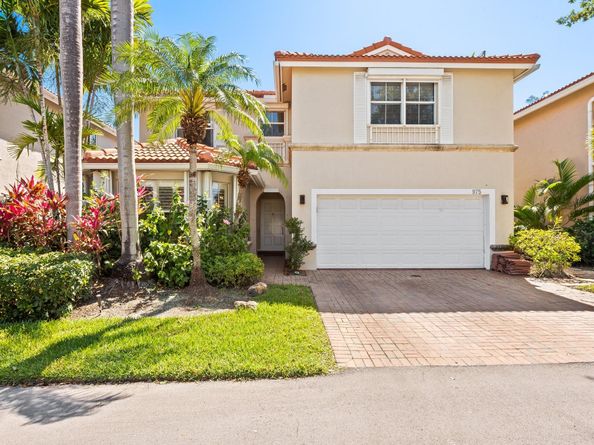975 Weeping Willow Way, Hollywood FL 33019