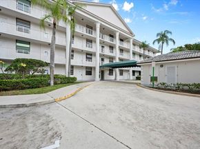 3526 Whitehall Drive 106, West Palm Beach FL 33401