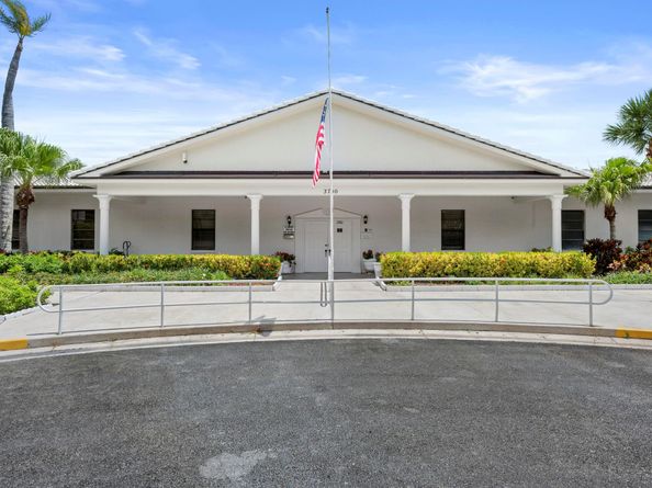 3526 Whitehall Drive 106, West Palm Beach FL 33401