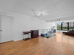 3526 Whitehall Drive 106, West Palm Beach FL 33401