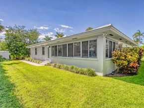 124 Park Lane E, Hypoluxo FL 33462