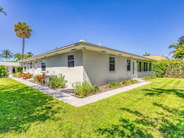 124 Park Lane E, Hypoluxo FL 33462