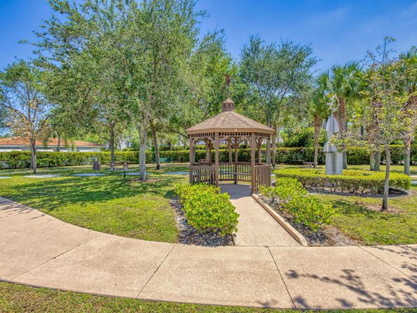 124 Park Lane E, Hypoluxo FL 33462