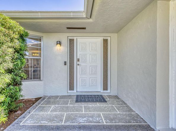 124 Park Lane E, Hypoluxo FL 33462