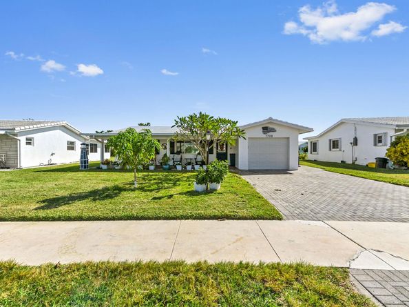 1708 SW 18th Street, Boynton Beach FL 33426