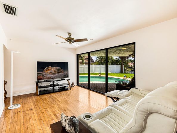 2200 SE 8th St, Pompano Beach FL 33062