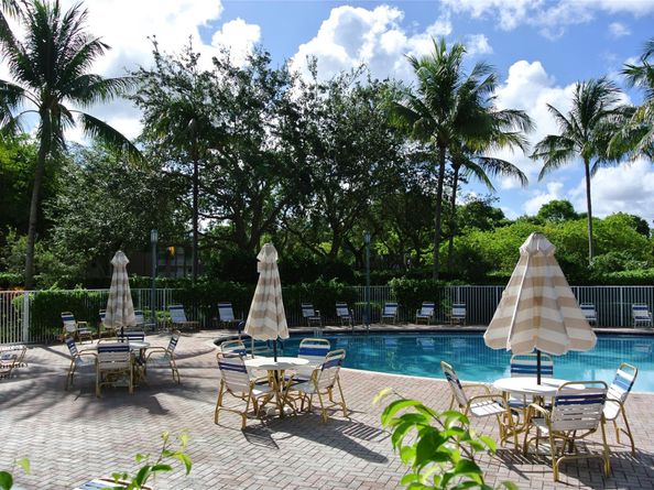 7735 Yardley Dr 103, Fort Lauderdale FL 33321