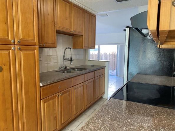 8233 NW 8th Ct 8233, Fort Lauderdale FL 33324