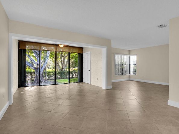 3741 English D Lane D, Lake Worth FL 33467