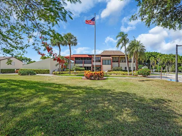 3741 English D Lane D, Lake Worth FL 33467