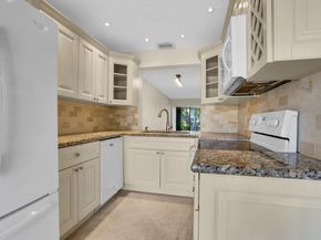 3741 English D Lane D, Lake Worth FL 33467