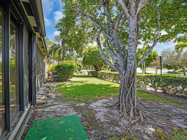 3741 English D Lane D, Lake Worth FL 33467