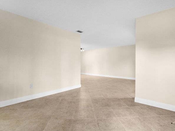 3741 English D Lane D, Lake Worth FL 33467