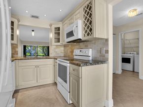 3741 English D Lane D, Lake Worth FL 33467