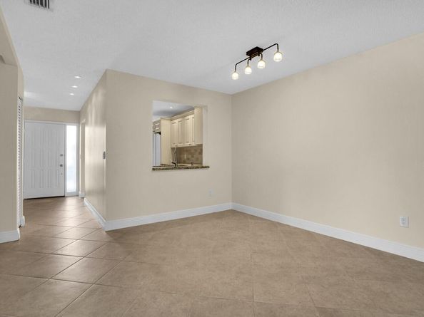 3741 English D Lane D, Lake Worth FL 33467