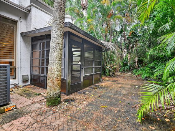 6758 Canary Palm Circle 1, Boca Raton FL 33433