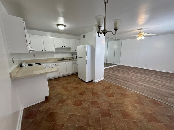 810 Lake Shore Drive 37, Lake Park FL 33403