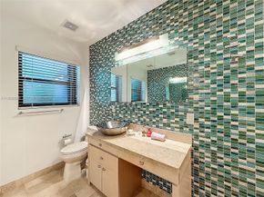 2810 Crystal Court, Miami FL 33133