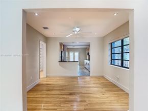 2810 Crystal Court, Miami FL 33133