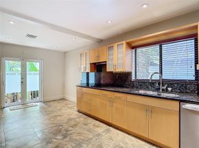 2810 Crystal Court, Miami FL 33133
