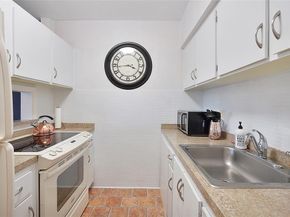 1000 SW 10th Ave 22, Hallandale Beach FL 33009